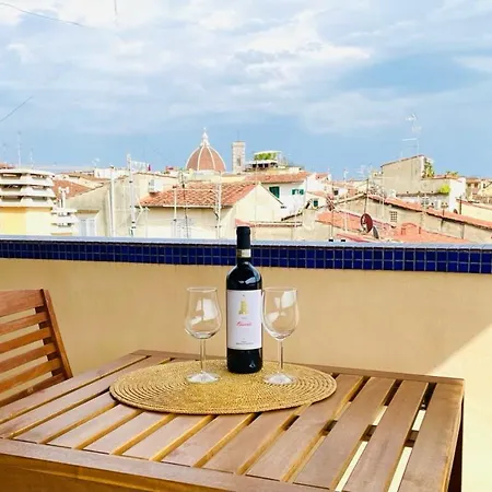 With Panoramic Terrace דירה